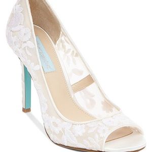 “Betsey Johnson Blue” Adley shoes in Ivory